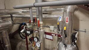 Zvonařka 16, rekonstrukce výměníkové stanice, teplárny Brno. Rekonstrukce horkovodu a páry. Mýnská.